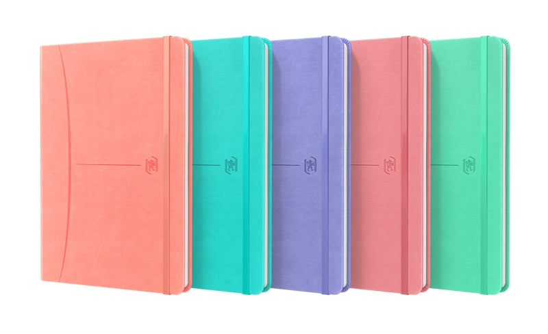 Oxford Signature Cuaderno Cosido Tapa Extradura A5 Liso 80 Hojas Surtido Pastel - Tamaño A5 - Tapa Dura Extradura - 80 Hojas Lisas - Colores Surtidos - Cantidad: 5